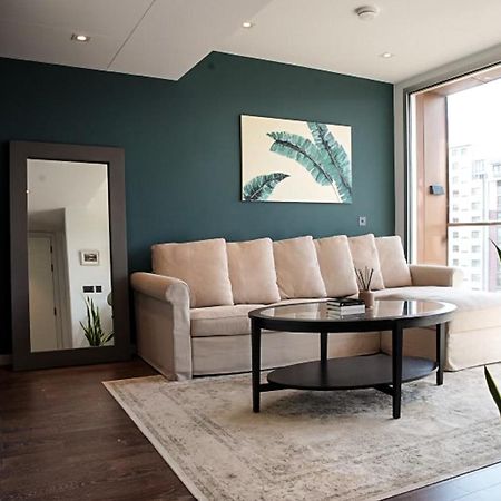런던 Chic Luxury Living In Battersea Power Station 아파트 외부 사진