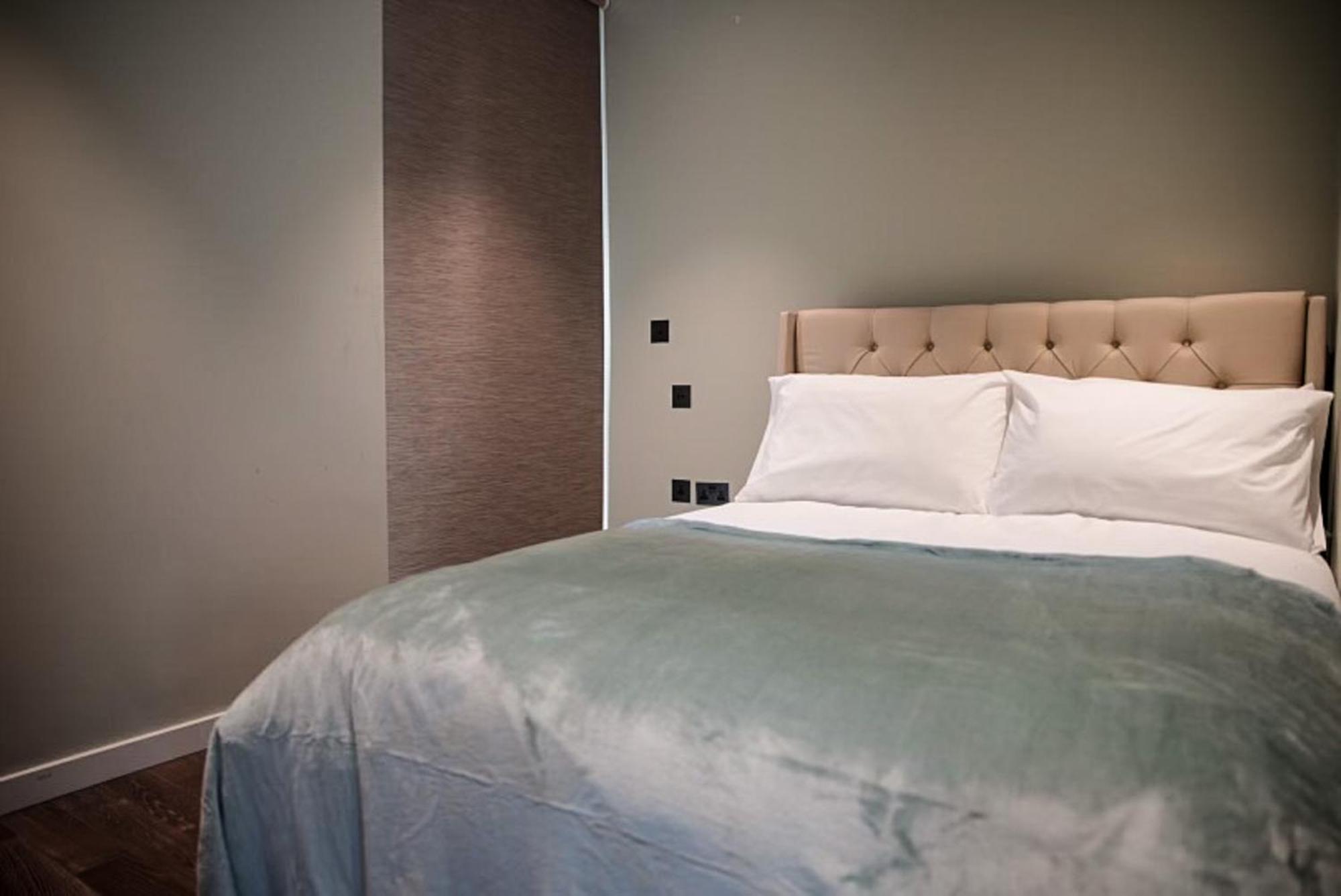 런던 Chic Luxury Living In Battersea Power Station 아파트 외부 사진